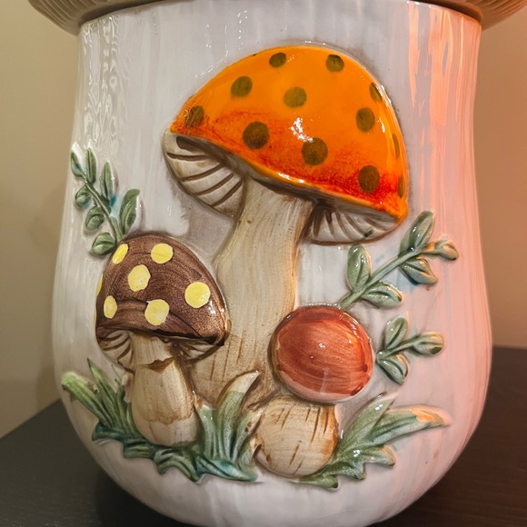 Large Vintage Sears Roebuck Merry Mushroom Ceramic Canister - Picture 3 of 11